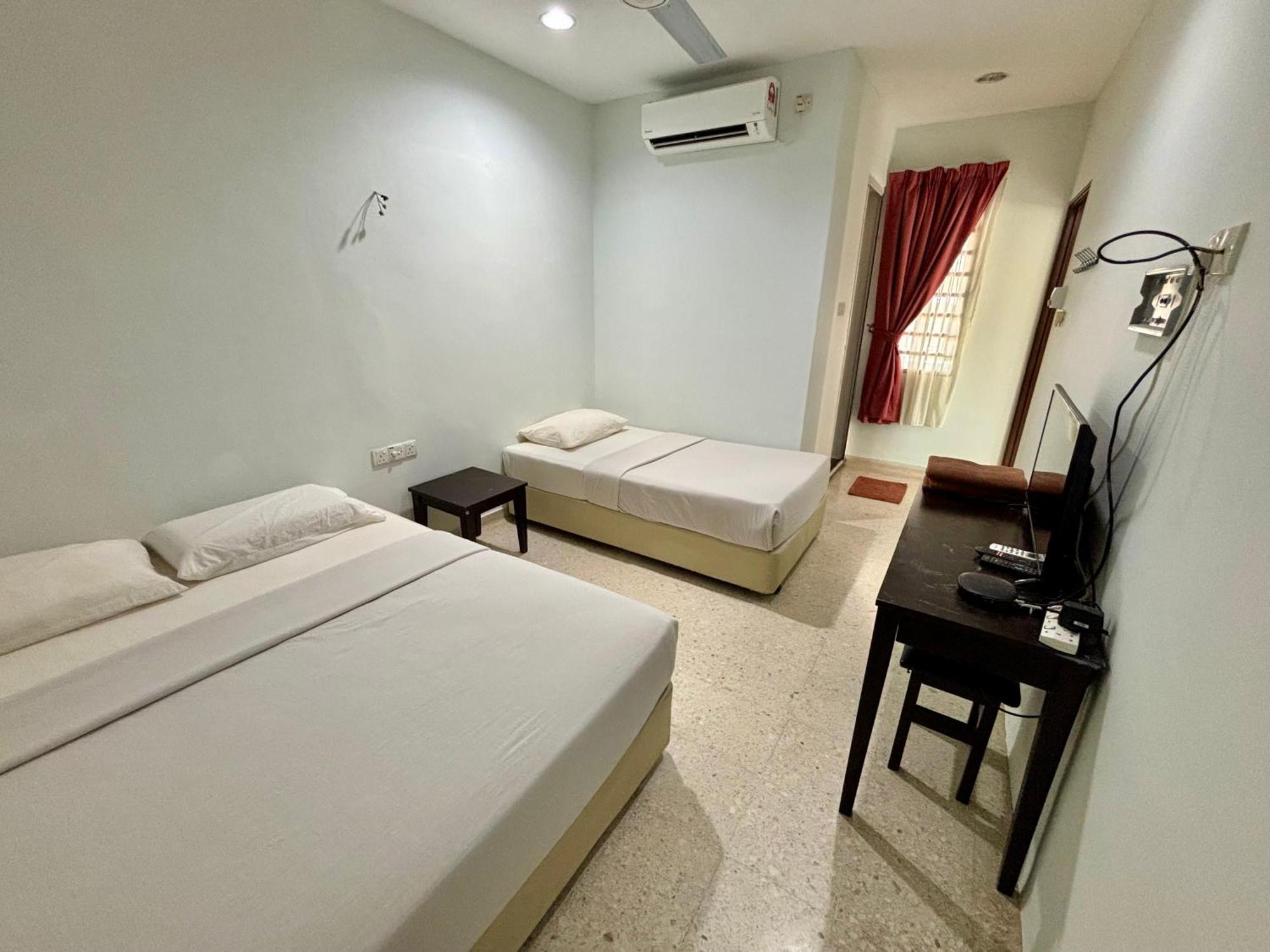 Meng Meng Guesthouse 콴탄 외부 사진